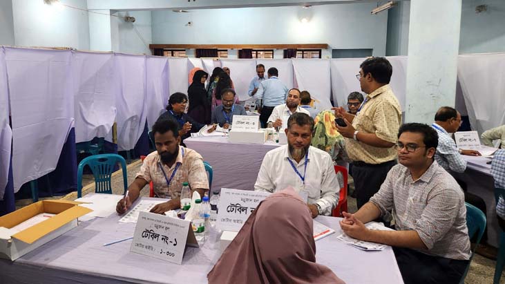 রাকসু নির্বাচনের ভোটগ্রহণ শেষ রাকসু নির্বাচনের ভোটগ্রহণ শেষ