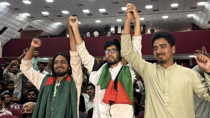 ভিপিতে ছাত্রদলের চার গুণ, বামপন্থীর ৫৪ গুণ বেশি ভোট পেয়ে শিবির জয়ী ভিপিতে ছাত্রদলের চার গুণ, বামপন্থীর ৫৪ গুণ বেশি ভোট পেয়ে শিবির জয়ী