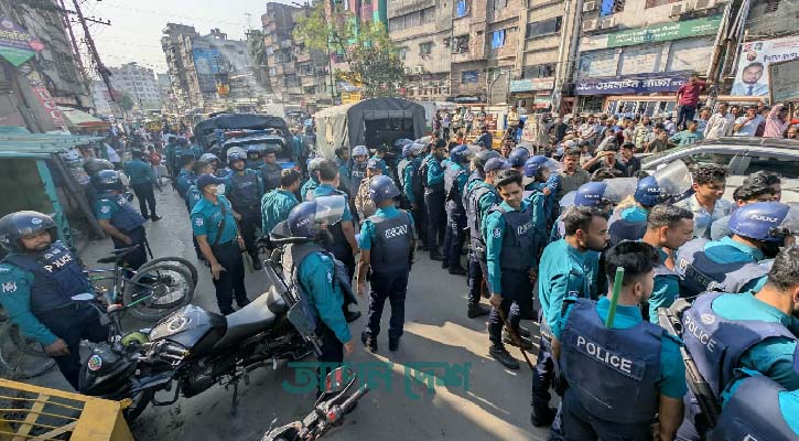 ট্রাফিক পুলিশ বক্সে জবি শিক্ষার্থীদের মারধর, আহত ৭