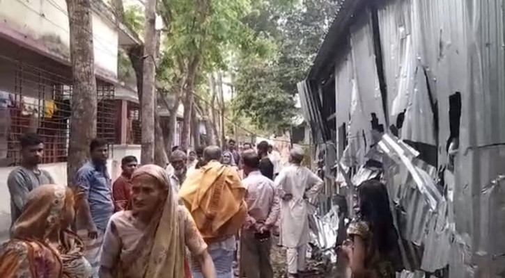 ফরিদপুরে চা খাওয়ার বিরোধে দুইগ্রামবাসীর সংঘর্ষে আহত ৩০