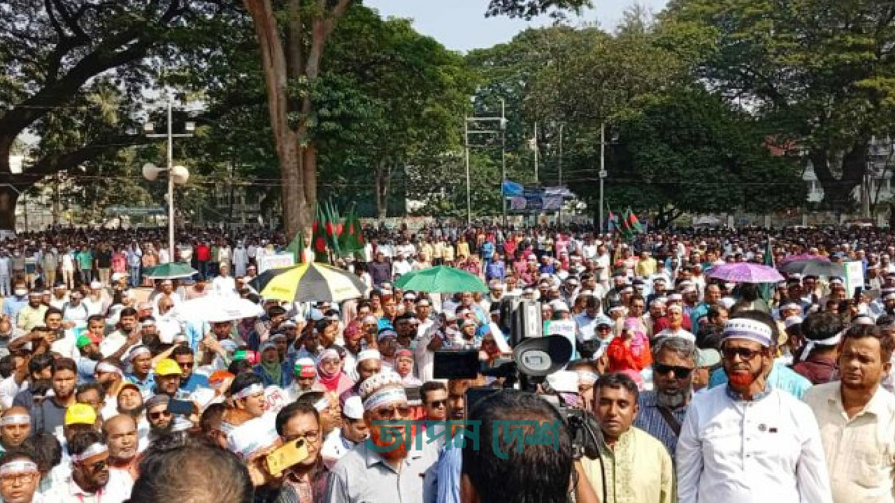 কলম বিসর্জন দিতে শহীদ মিনার থেকে শাহবাগে শিক্ষকরা