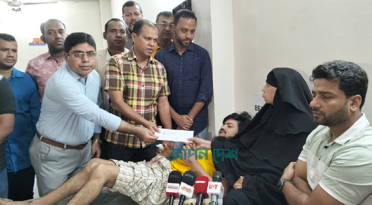 ক্যান্সার আক্রান্ত মা ও তার পঙ্গু ছেলের পাশে দাঁড়ালেন তারেক রহমান