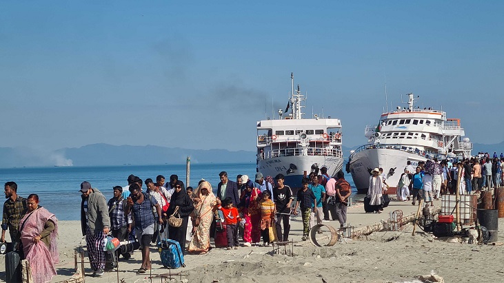 প্রথম দিনে ১১৭৪ পর্যটক নিয়ে সেন্টমার্টিন গেল ৩ জাহাজ
