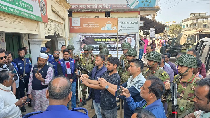 স্বতন্ত্র প্রার্থীর ৪ জনকে কুপিয়ে জখম