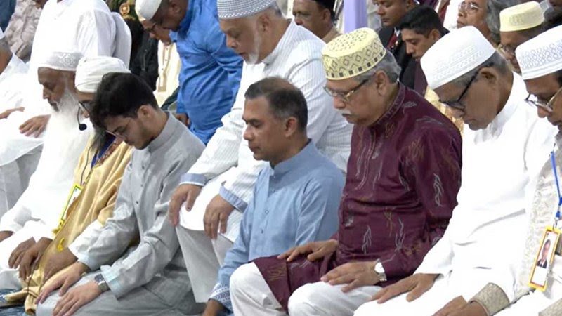 জাতীয় ঈদগাহে প্রধান জামাতে অংশ নিলেন রাষ্ট্রপতি- প্রধানমন্ত্রী