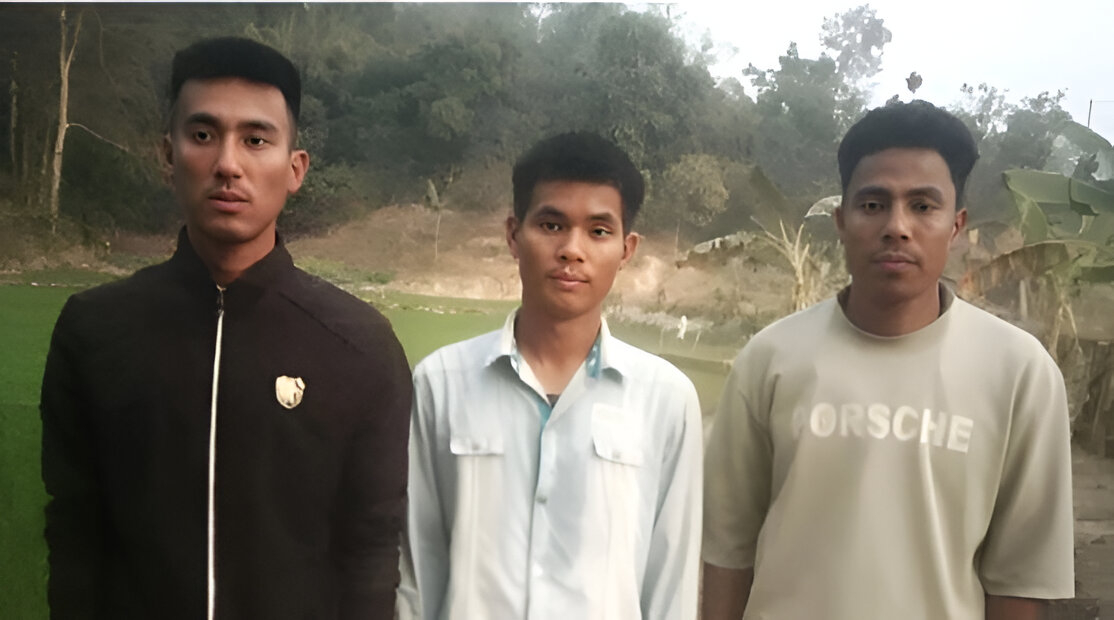 নাইক্ষ্যংছড়ি সীমান্তে ৩ আরাকান আর্মি আটক