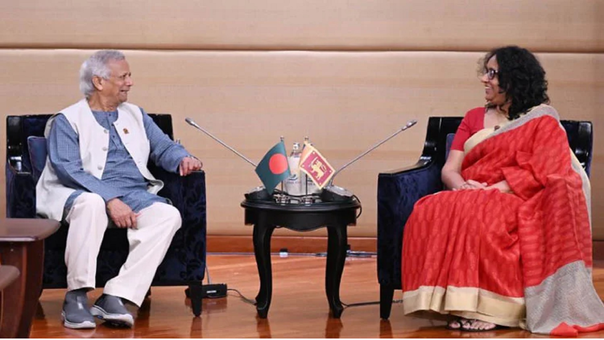 প্রধান উপদেষ্টাকে ধন্যবাদ জানিয়ে লঙ্কান প্রধানমন্ত্রীর ফোন