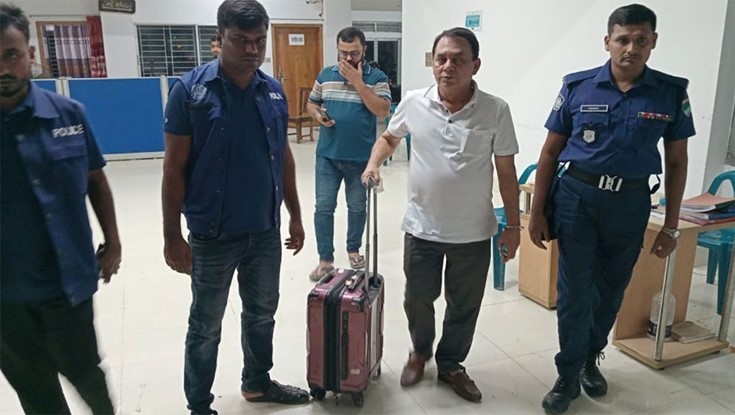 ভারতে পালানোর সময় আ.লীগ নেতা গ্রেফতার
