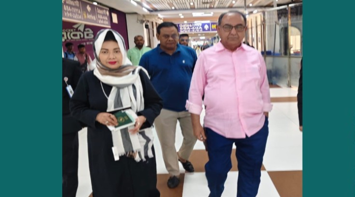 সস্ত্রীক সিঙ্গাপুর গেলেন মির্জা আব্বাস সস্ত্রীক সিঙ্গাপুর গেলেন মির্জা আব্বাস