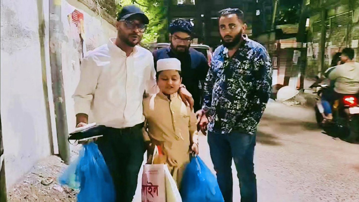 এতিম শিশুর পাশে বাকৃবি ছাত্রদলের আহবায়ক