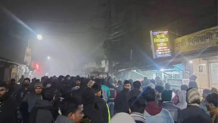 বাকৃবির শিক্ষার্থীদের সঙ্গে স্থানীয়দের সংঘর্ষ