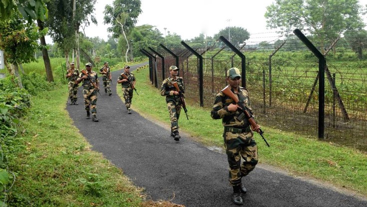 সীমান্তে বাংলাদেশি পুলিশ কর্মকর্তাকে আটকের দাবি বিএসএফের সীমান্তে বাংলাদেশি পুলিশ কর্মকর্তাকে আটকের দাবি বিএসএফের