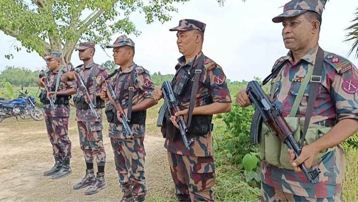 অনুপ্রবেশ ঠেকাতে সীমান্তে সতর্ক অবস্থানে বিজিবি অনুপ্রবেশ ঠেকাতে সীমান্তে সতর্ক অবস্থানে বিজিবি