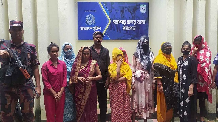পঞ্চগড়ে ১৭ জনকে ‘পুশ ইন’ বিএসএফের পঞ্চগড়ে ১৭ জনকে ‘পুশ ইন’ বিএসএফের