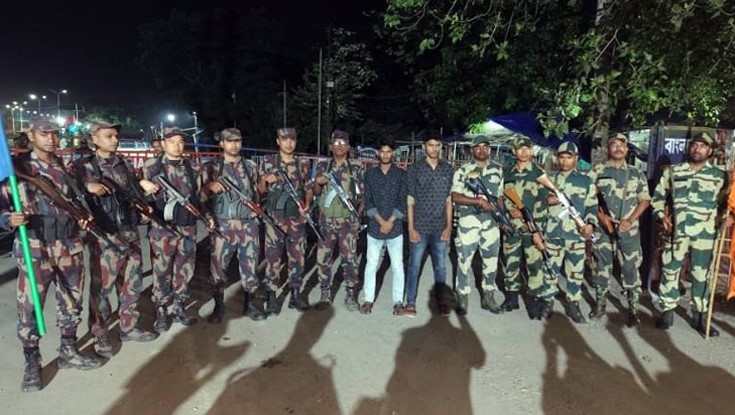 এসএসসি পরীক্ষার্থীসহ দুই বাংলাদেশিকে ফেরত দিল বিএসএফ এসএসসি পরীক্ষার্থীসহ দুই বাংলাদেশিকে ফেরত দিল বিএসএফ