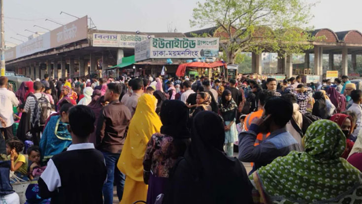 বাসের সংকটে ঘরমুখো মানুষদের ভোগান্তি