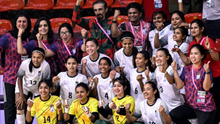 মালদ্বীপকে গুঁড়িয়ে সাফ ফুটসালে সাবিনাদের ইতিহাস