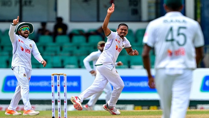তাইজুলের ফাইফার, ২১১ রানের লিড শ্রীলঙ্কার তাইজুলের ফাইফার, ২১১ রানের লিড শ্রীলঙ্কার