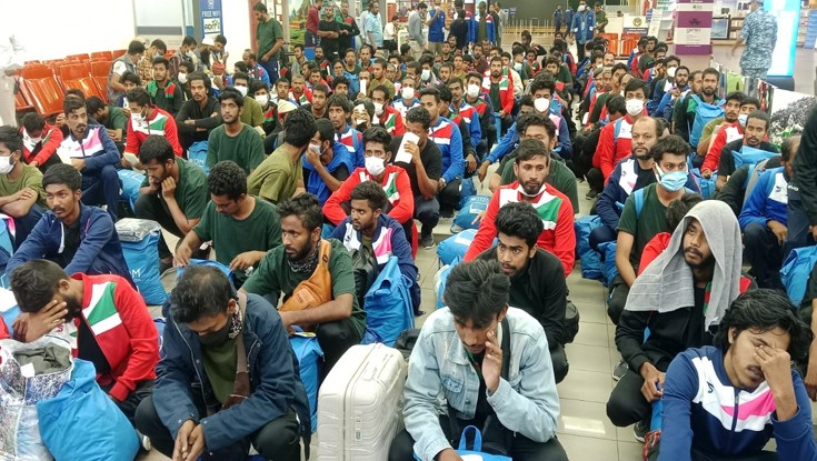 লিবিয়া থেকে ফিরছেন আরও ১৭৬ বাংলাদেশি লিবিয়া থেকে ফিরছেন আরও ১৭৬ বাংলাদেশি