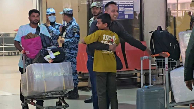 দেশে ফিরলেন দুবাইয়ে আটকে পড়া ১৮৯ বাংলাদেশি