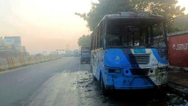 ঢাকা-চট্টগ্রাম মহাসড়কে বাসে আগুন