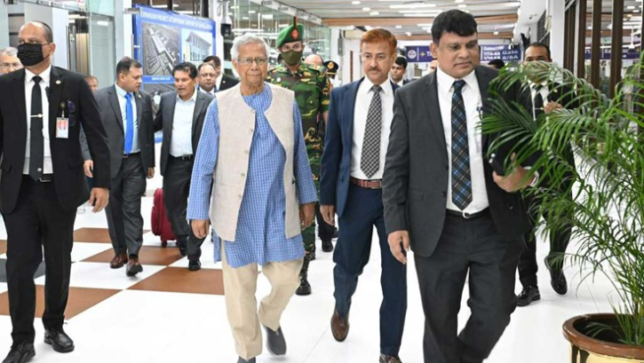 চার রাজনীতিবিদ নিয়ে নিউইয়র্কের পথে প্রধান উপদেষ্টা চার রাজনীতিবিদ নিয়ে নিউইয়র্কের পথে প্রধান উপদেষ্টা