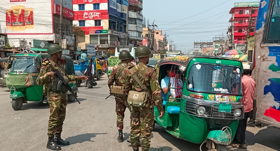 ঈদ যাত্রায় তুলনামূলক স্বস্তি ঢাকা-চট্টগ্রাম মহাসড়কে