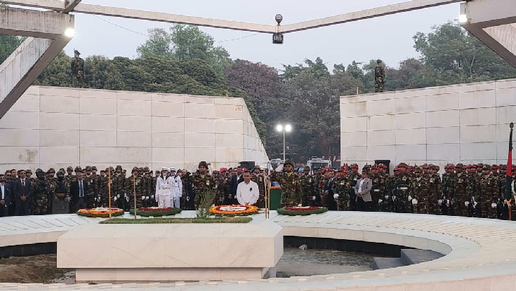 স্বামীর পাশে চিরনিদ্রায় শায়িত খালেদা জিয়া