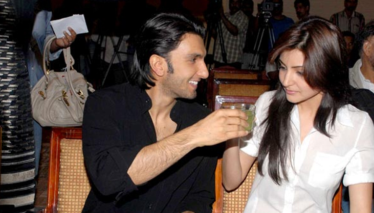 রণবীরে মুগ্ধ আনুশকা