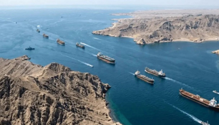 বাণিজ্যিক জাহাজ চলাচলে হরমুজ উন্মুক্ত করল ইরান