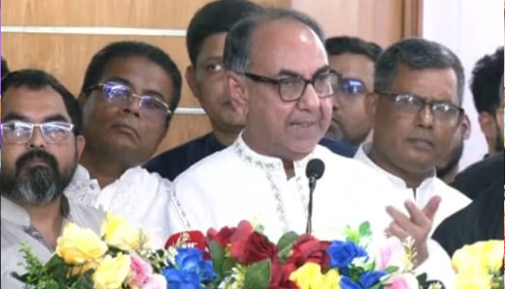 ‘বাসার ইট খুলতে যাবেন না, হাত-পা ভেঙে যেতে পারে’