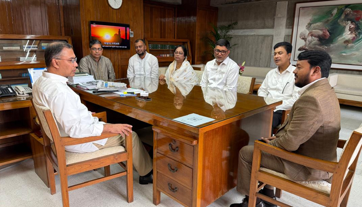 প্রধানমন্ত্রীর সঙ্গে নবনিযুক্ত সিটি প্রশাসকদের সাক্ষাৎ
