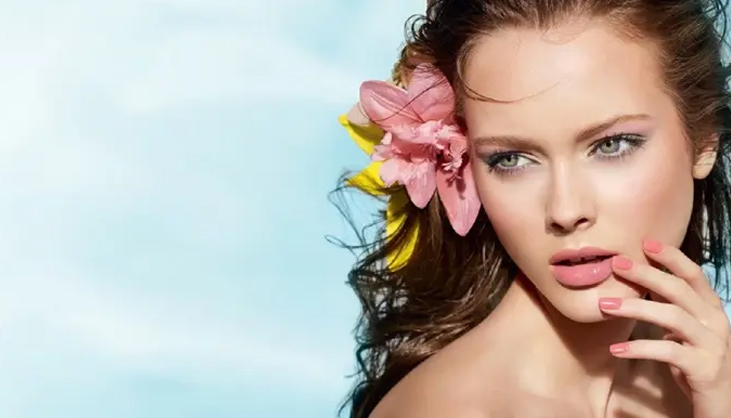 গরমে ঠোঁট ফাটলে যত্ন নেবেন যেভাবে