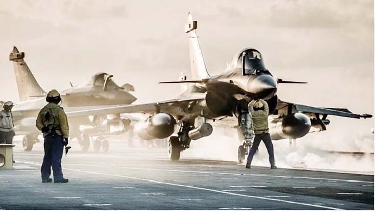 গ্রিনল্যান্ডে সামরিক বিমান পাঠালো ট্রাম্প