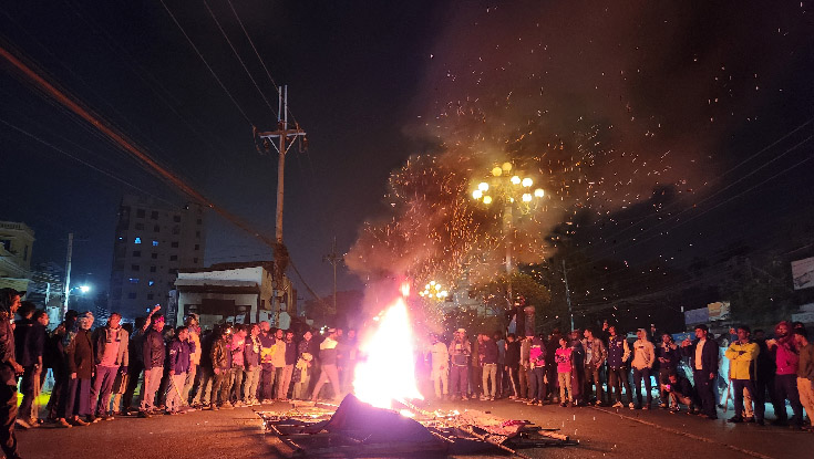 ওসমান হাদীর মৃত্যুর বিচারের দাবিতে বিক্ষোভে উত্তাল রাবি