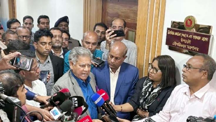 চট্টগ্রাম বন্দরের ধর্মঘট নিয়ে হার্ডলাইনে সরকার