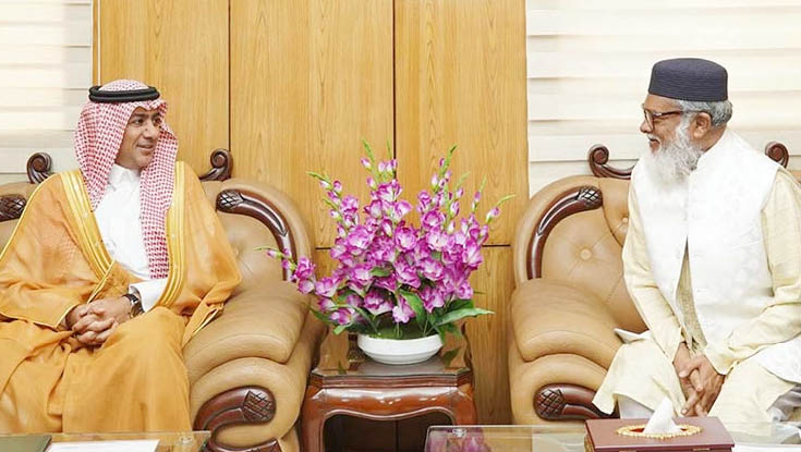 হজযাত্রীদের বাড়িভাড়া নিশ্চিত করতে কাজ করছে মন্ত্রণালয়