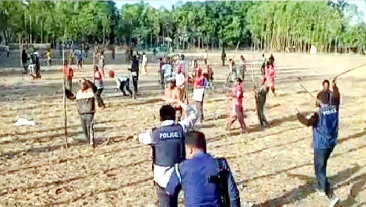 চায়ের দোকানে কথা কাটাকাটির জেরে সংঘর্ষ, আহত ৫০