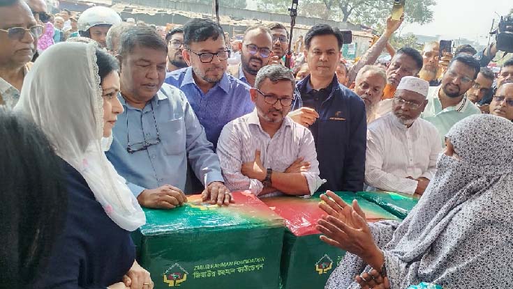 অগ্নিকাণ্ডে ক্ষতিগ্রস্তদের পাশে ডা. জুবাইদা রহমান