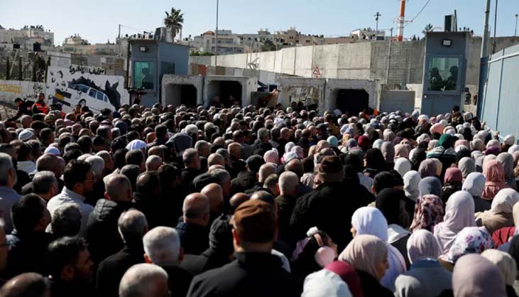 আল-আকসায় ফিলিস্তিনিদের জুমার নামাজে বাধা