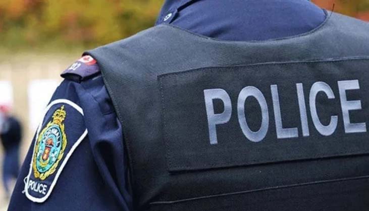 দুর্বৃত্তের ছুরিকাঘাতে পুলিশ কনস্টেবল আহত