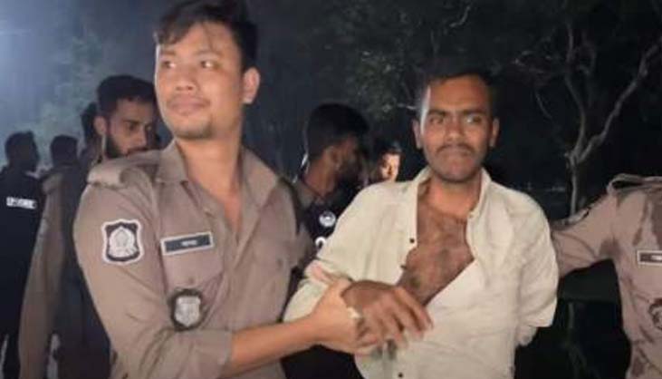 সোহরাওয়ার্দী উদ্যানে শিক্ষার্থী-সাংবাদিকদের মারধর: চার পুলিশ প্রত্যাহার