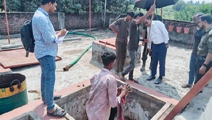 তেল নেই লেখা পাম্পে মিলল ৪ হাজার লিটার তেল