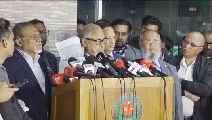 উদ্দেশ্যমূলকভাবে একটি দলের প্রতীক আগে দেয়া হয়েছে: নজরুল ইসলাম খান