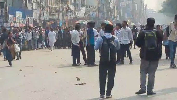 নিউমার্কেট এলাকার পরিস্থিতি নিয়ন্ত্রণে, যান চলাচল স্বাভাবিক