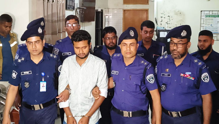 ২৭ ভরি স্বর্ণালংকারসহ প্রতারক তান্ত্রিককে গ্রেফতার করেছে পিবিআই