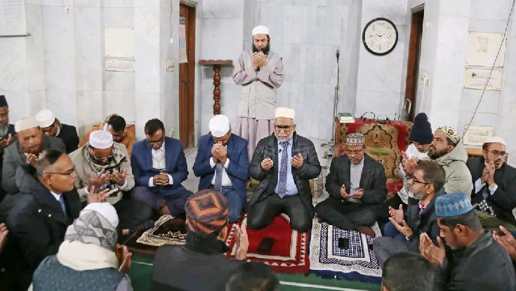 খালেদা জিয়ার রূহের মাগফিরাত কামনায় ইবিতে দোয়া-মোনাজাত