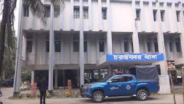 ছাত্রীকে নিয়ে পালালো প্রধান শিক্ষক, মাদরাসায় অগ্নিসংযোগ