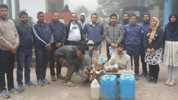 পুলিশের বিশেষ অভিযানে নবাবগঞ্জে মাদকসহ ৩ কারবারি আটক