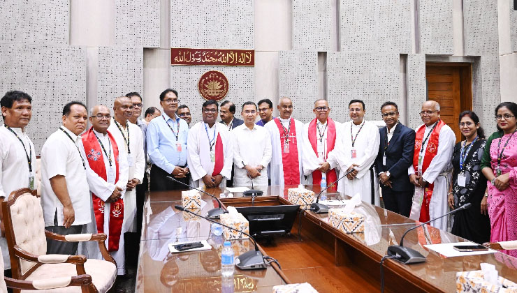 সরকার সব ধর্মের মানুষকে একচোখে দেখতে চায়: প্রধানমন্ত্রী 